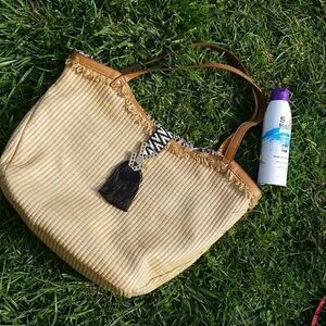 Stella and Dot basket weave tote